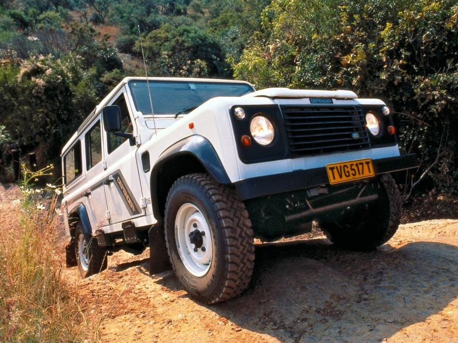  Land Rover Defender 110 Station Wagon 1990 года  (ZA) (фото 4 из 6)